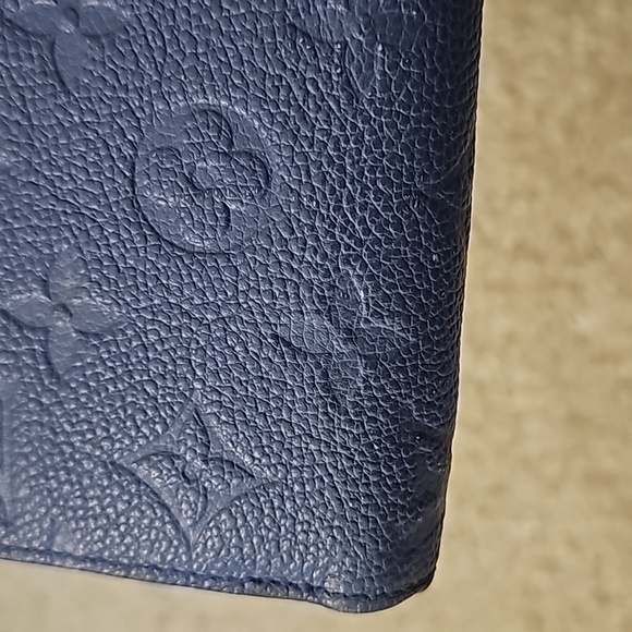 Louis Vuitton Pre-Loved Blue Empreinte Zippy Wallet - Picture 5 of 12